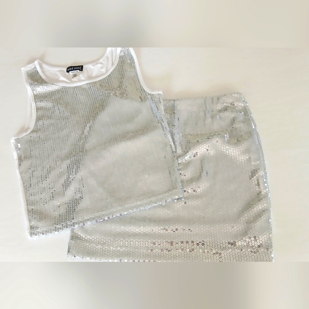 Wet Seal Silver Sequin 2-Piece Set – Size M